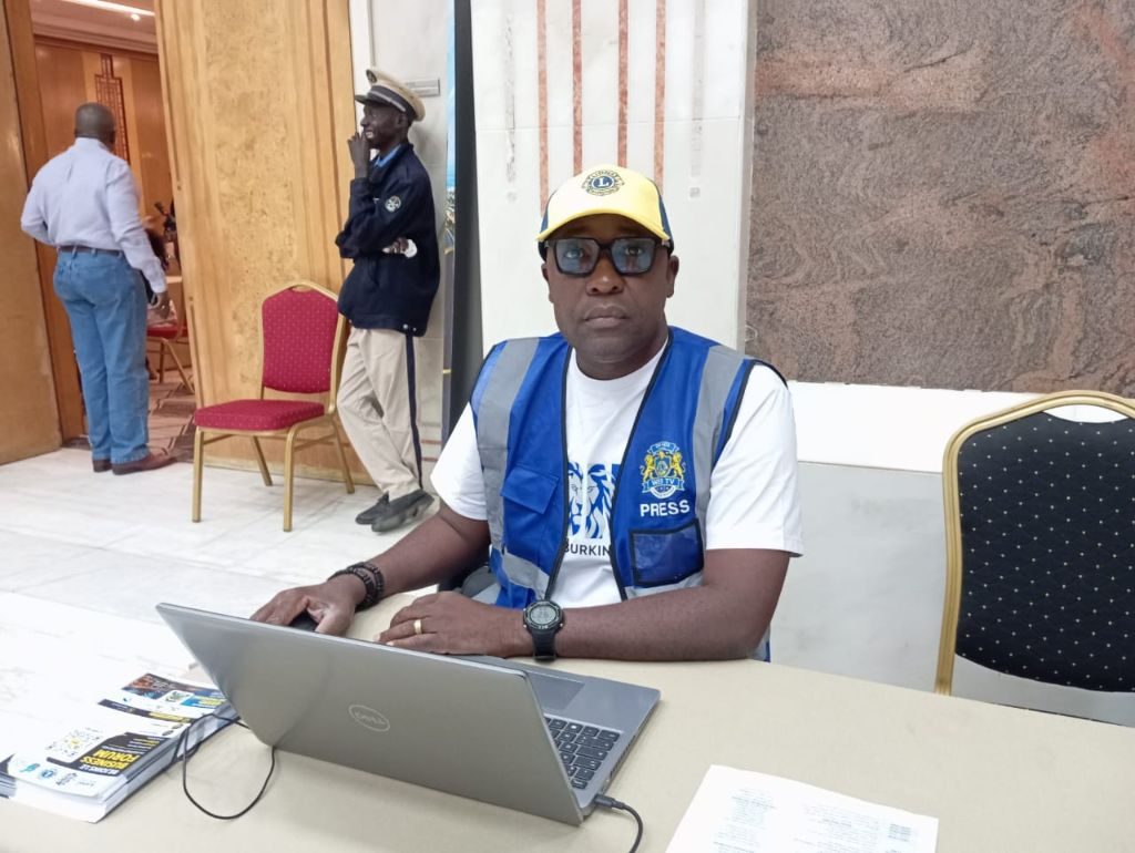 Journaliste DM 403 Web TV – PRESS – CocoDakar